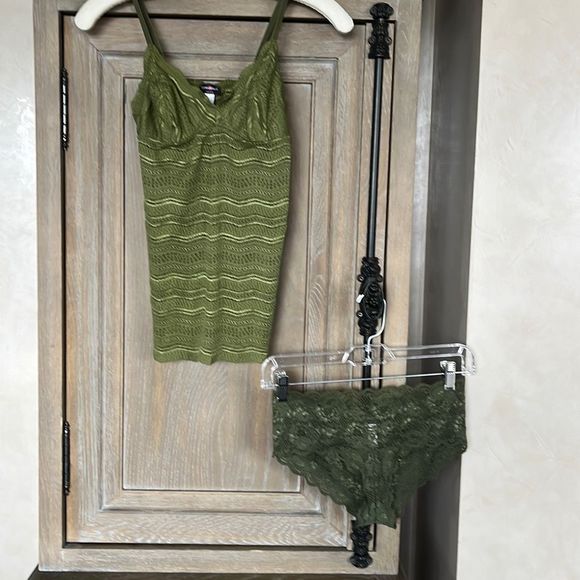 Cosabella Set of Cevlon Camisole and Never Say Never Hottie Boyshort medium NWOT - Picture 1 of 13
